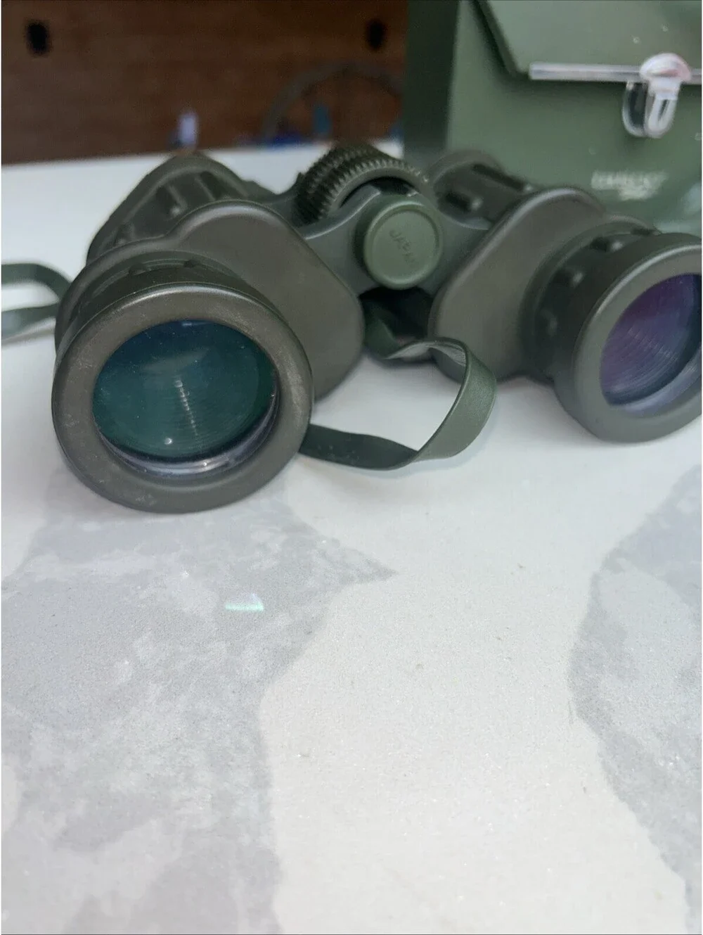 Tasco military-style binoculars 323 RZ 8x40 Army Greeen W carrying case. GOOD!!